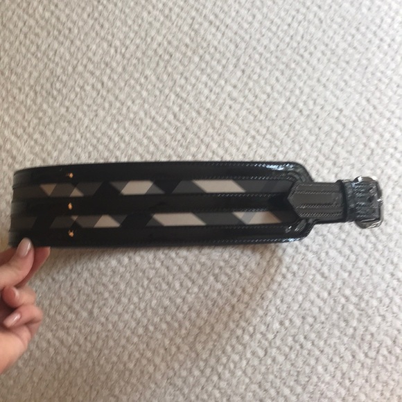 Burberry belt with gunmetal clasp - Picture 4 of 5